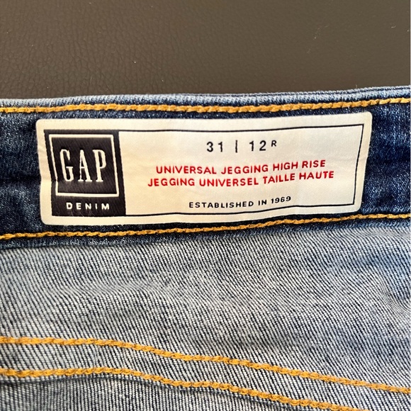 Universal High Rise Jeggings - Picture 3 of 3